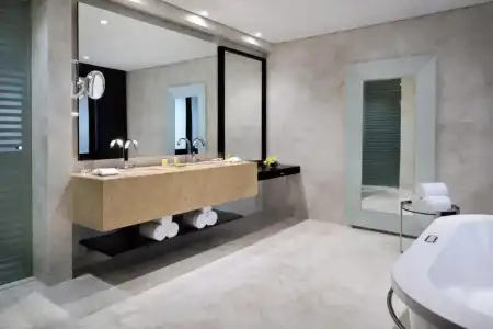 Dubai Marriott Harbour & Suites - 14