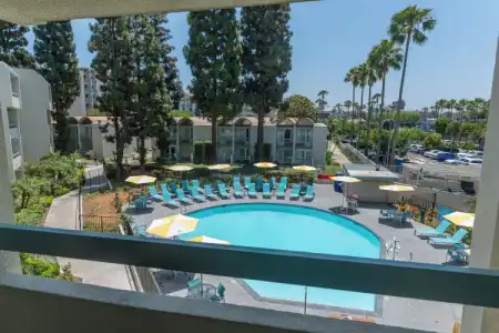 Howard Johnson by Wyndham Anaheim and Water Playground - 85