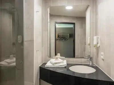 B&B Düsseldorf-Mitte - 48