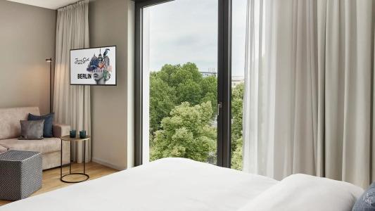 June Six Berlin City West - 26