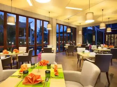 Graceland Khaolak Beach Resort - 14
