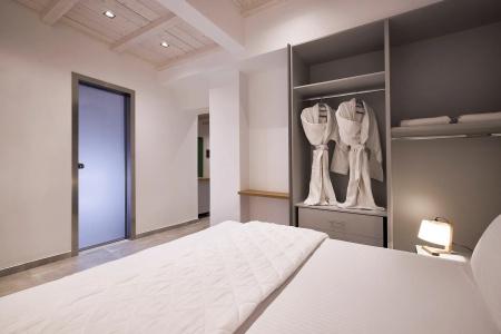 EmGard Suites - 55