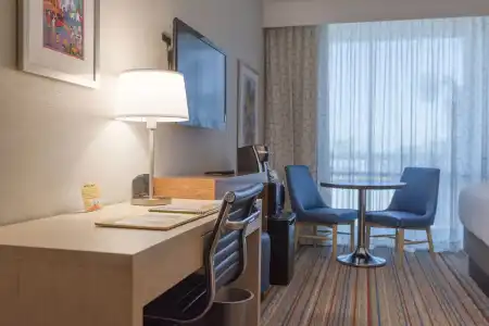 Howard Johnson by Wyndham Anaheim and Water Playground - 77