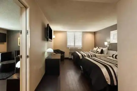 Ramada Plaza by Wyndham West Hollywood & Suites - 27