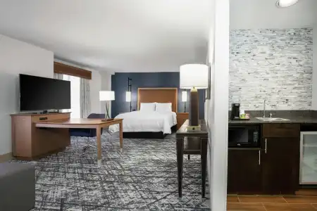 Hampton Inn & Suites Austin Downtown - 99