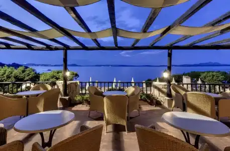 Grand Smeraldo Beach - 8