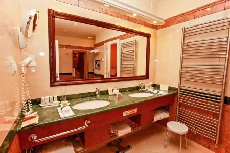 Carlsbad Plaza Medical Spa & Wellness - 68