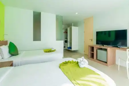 The Lantern Resorts Patong - 34