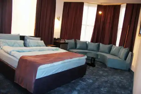NICE & Tours - 23