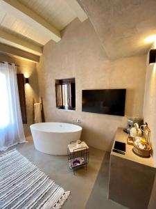 Casa Nostra Luxury Suites - 52