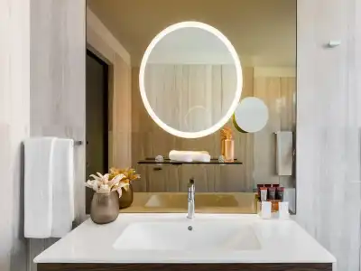 Emerald Downtown Suites - 41