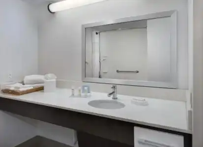 Hampton Inn NY-JFK - 39