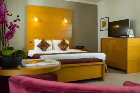 The Park City Grand Plaza Kensington - 51