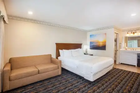 Days Inn by Wyndham San Diego Circle - 42
