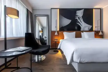 Radisson Blu, - 63
