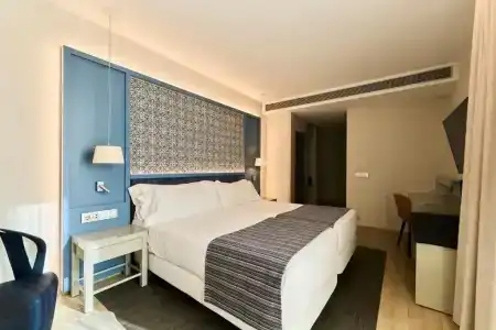 Catalonia Porto - 65