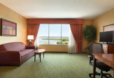 Embassy Suites by Hilton E Peoria Riverfront Conf Center - 51