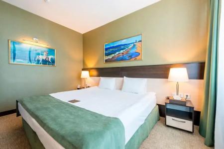 Reston & Spa - 107