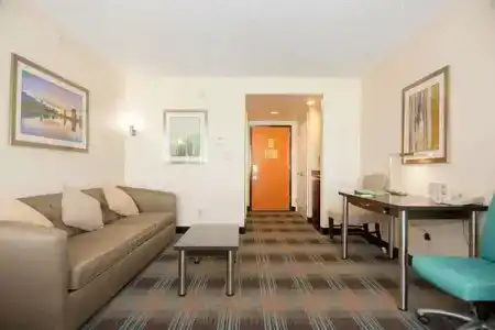 Wingate by Wyndham - Orlando International Airport - 74