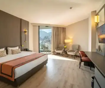 Pia Bella - 40