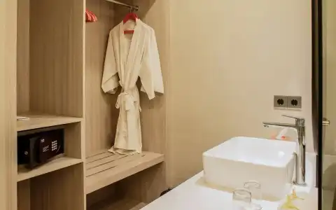 HARRIS & Residence Riverview Kuta Bali - 41