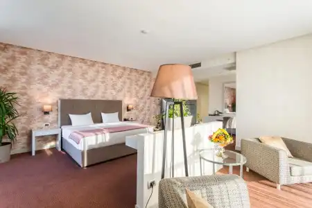 The Grand Gloria - 70