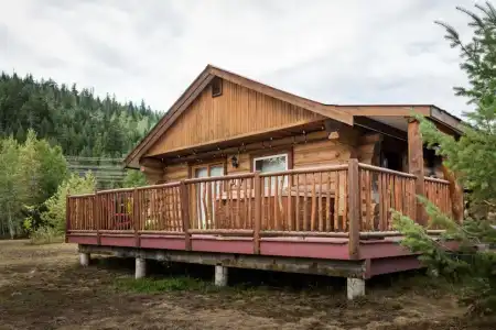 Glacier House Resort - 22