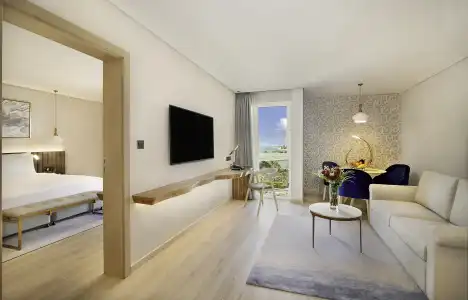Radisson Blu & Resort, Abu Dhabi Corniche - 11