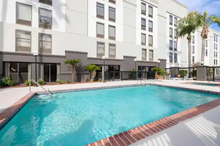 Hampton Inn Laredo - 21