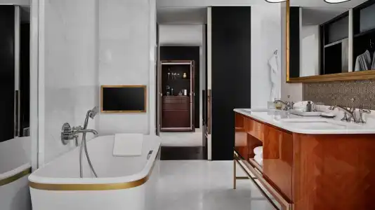 Rosewood Bangkok - 43