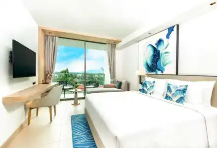 Hilton Garden Inn Phuket Bang Tao - 10
