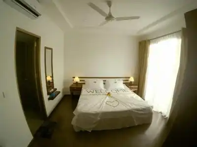 Dhiffushi White Sand Beach - 5