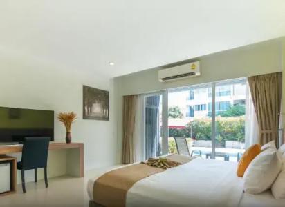 The Lantern Resorts Patong - 22