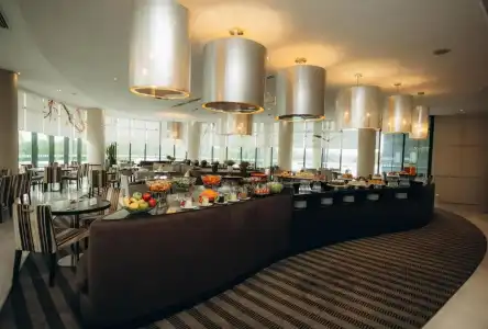Holiday Inn Abu Dhabi by IHG - 11