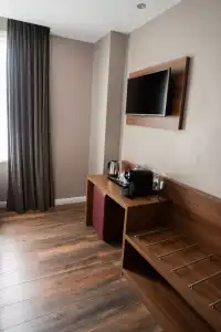 London Court - 41