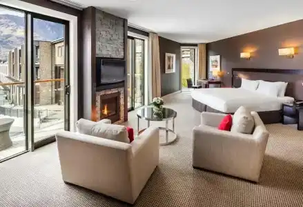 DoubleTree by Hilton Queenstown - 61