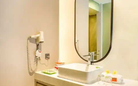 HARRIS & Residence Riverview Kuta Bali - 36