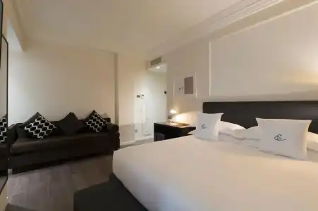 Elizabeth Lifestyle - 5