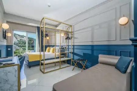 Mary - 100