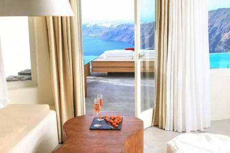 West East Suites - 105