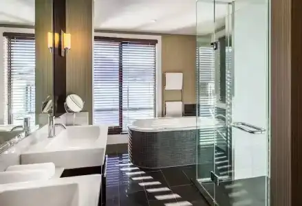 DoubleTree by Hilton Queenstown - 60