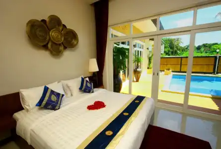 Rawai Private Villas - Pool and Garden - 3