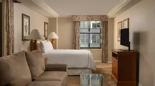 The Manhattan Club - 112
