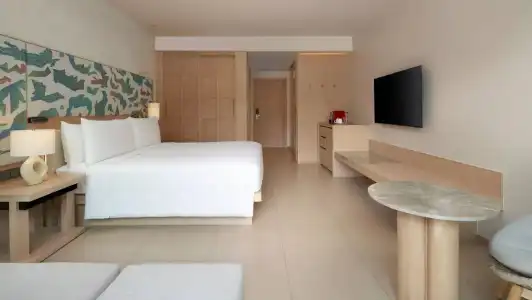 Le Méridien Phuket Mai Khao Beach Resort - 6