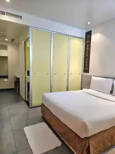 JOIN INN Jebel Ali, Dubai ( formerly easy) - 24