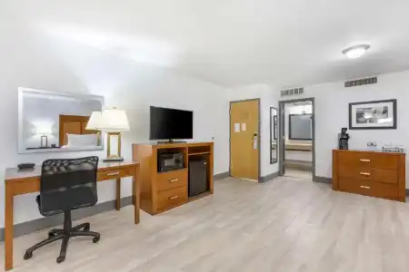 Best Western Plus El Paso Airport & Conference Center - 10