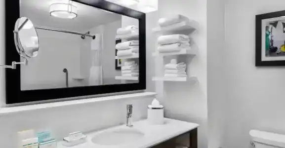 Hampton Inn & Suites Los Angeles/Hollywood - 65