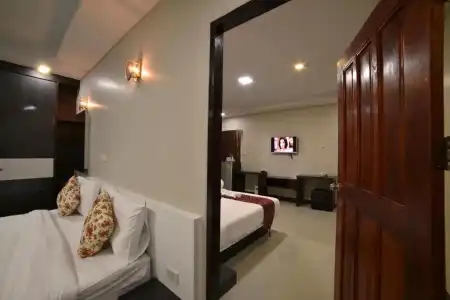 Gold Airport Suites - 63