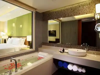 Graceland Khaolak Beach Resort - 11