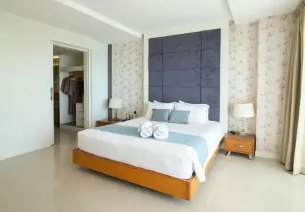 Royal Beach View Suites - 43